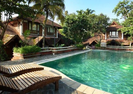 Punnamada Backwater Resort